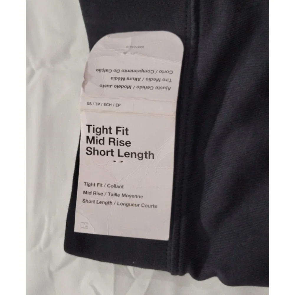 Nike Bike Shorts Women's Size XS Black Mid Rise Inseam 9 inches NEW with Tags